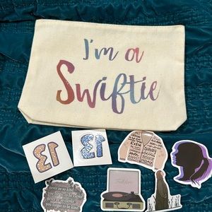 Taylor Swift New Make Up Bag With stickers & tattoos🤩🎆